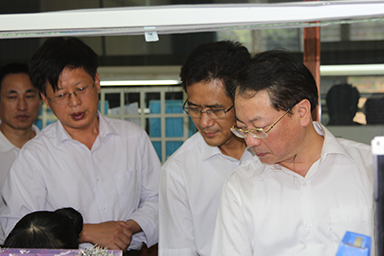 福建省紀(jì)委副書記、監(jiān)察廳廳長陳善光一行視察虹潤公司