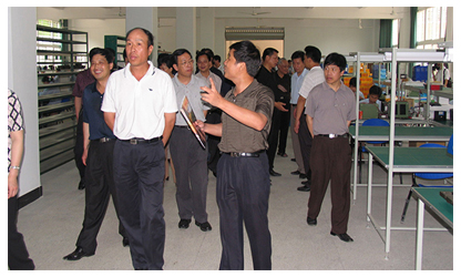 福建省委常委、政法委書(shū)記徐謙一行視察虹潤(rùn)公司